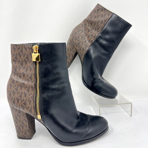 Michael Kors Britt Signature Logo Bootie Women 6M Black Leather Designer Fashion - Picture 1 of 12